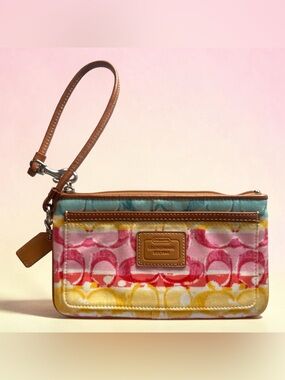 🩷✨ Coach Legacy Signature Satin Stripe Wristlet Multicolor EUC MSRP $118 ✨🩷